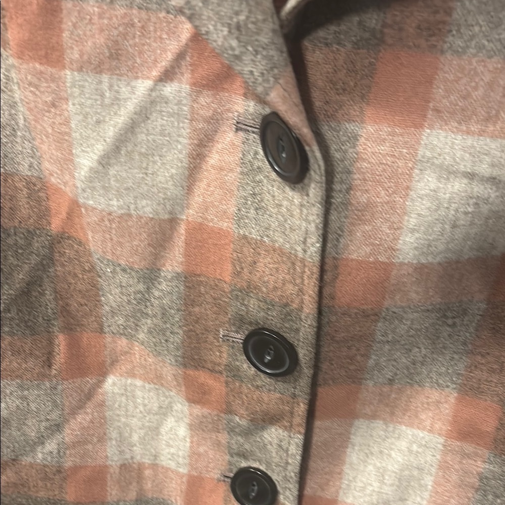 Pendleton Women's Plaid shacket peach and Tan - Picture 4 of 6
